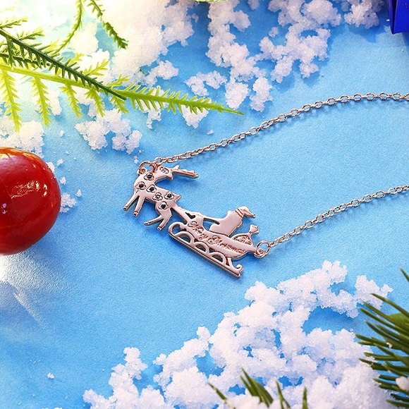 NEW IN BOX✨ 18k Rose Gold Santa’s Sleigh Cubic Zirconia Merry Christmas Necklace - Picture 3 of 7